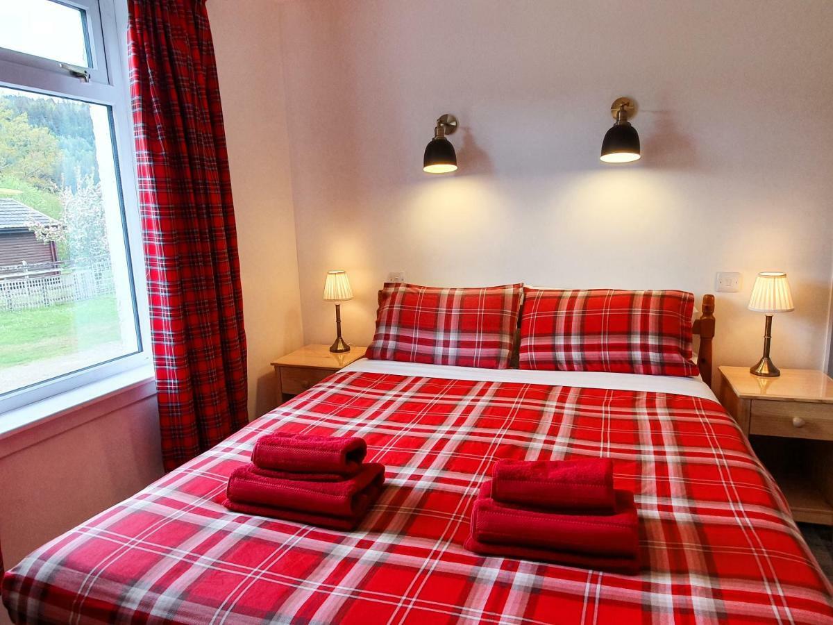 Old Pier House Hotel Fort Augustus Buitenkant foto